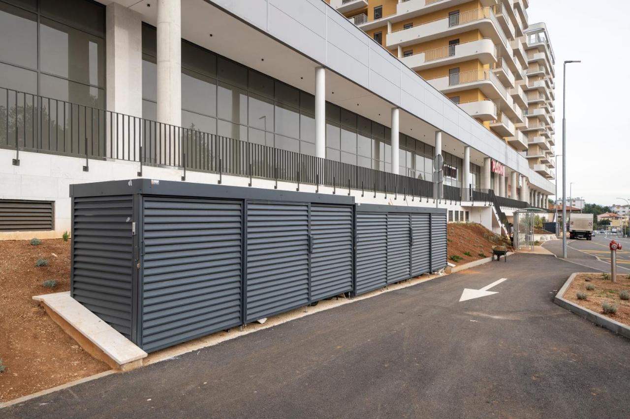 Апартаменты Mannequin: Sea View, Private Parking In The Garage Риека Экстерьер фото